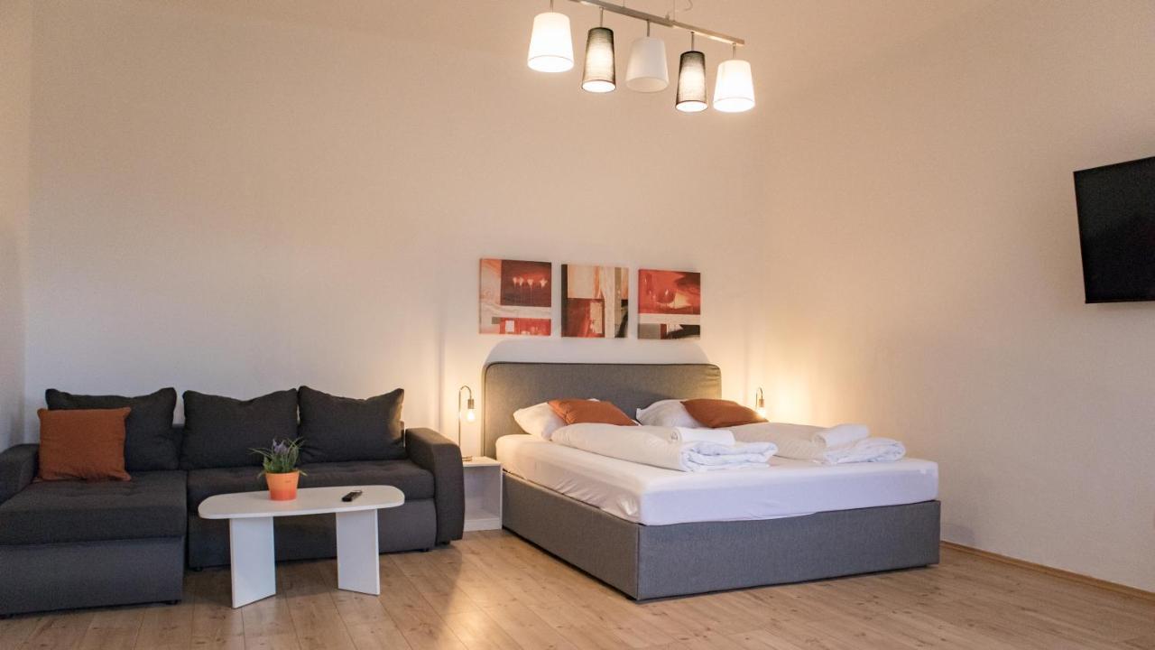 Roomy 2Br Apt. Near Akh -Perfect For Longstays فيينا المظهر الخارجي الصورة