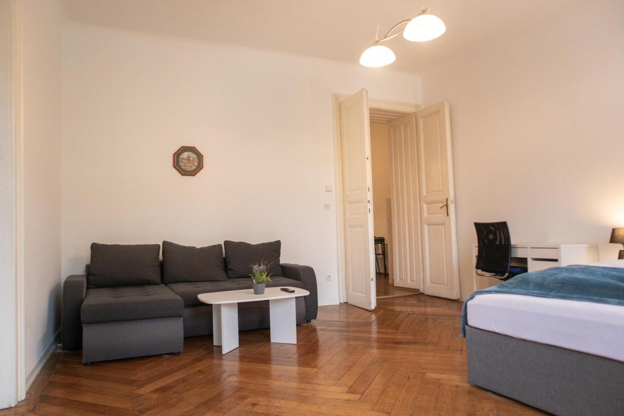 Roomy 2Br Apt. Near Akh -Perfect For Longstays فيينا المظهر الخارجي الصورة