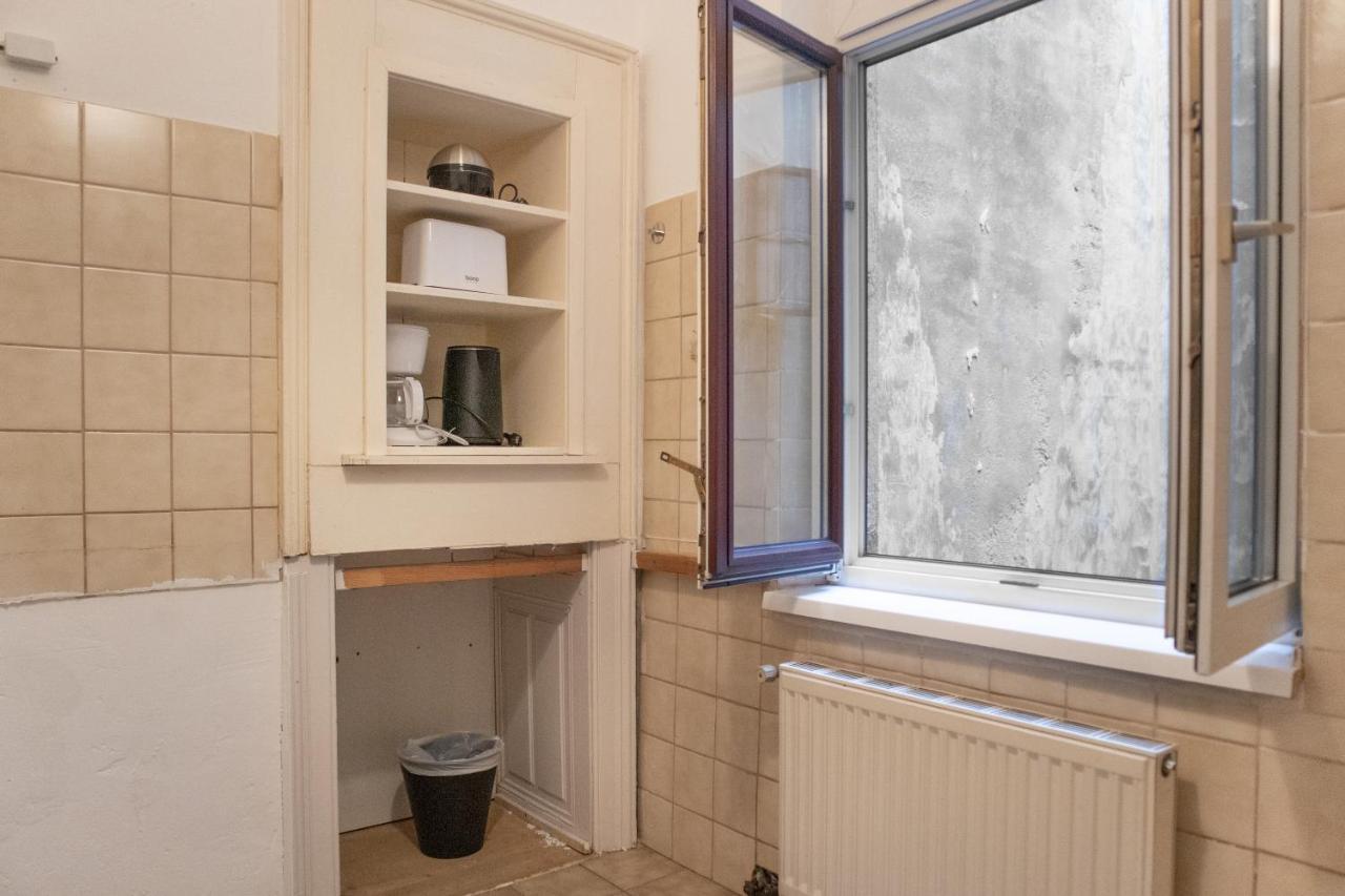 Roomy 2Br Apt. Near Akh -Perfect For Longstays فيينا المظهر الخارجي الصورة
